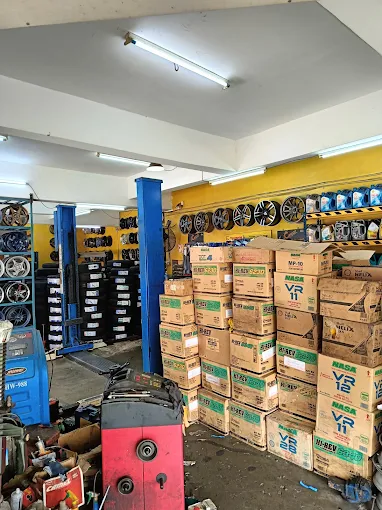Top Hill Tyres Auto Services - 10 Kedai Tayar Murah Seri Kembangan Terbaik: Harga & Servis Terjamin Top Hill Tyres Auto Services - 10 Kedai Tayar Murah Seri Kembangan Terbaik: Harga & Servis Terjamin