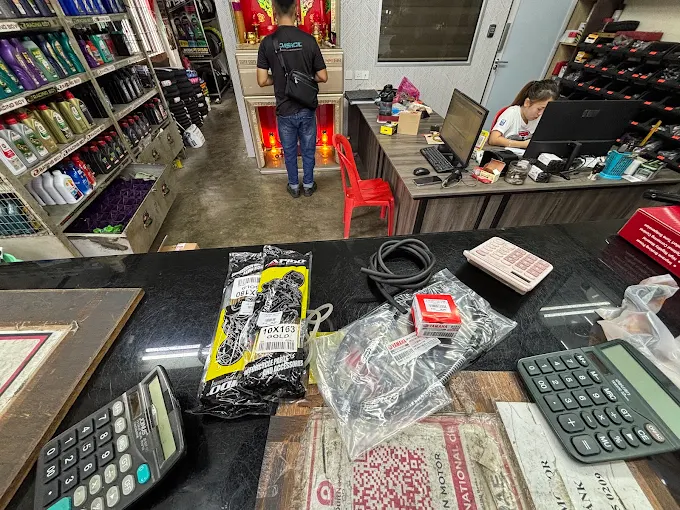 Pakson Motor - 10 Kedai Tayar Alor Gajah: Servis Dipercayai, Harga Mesra & Mudah Dikunjungi Pakson Motor