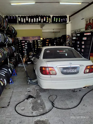 Kedai Tayar Badang (Seri Manjung)