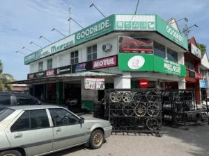 Kedai Tayar Taman Universiti