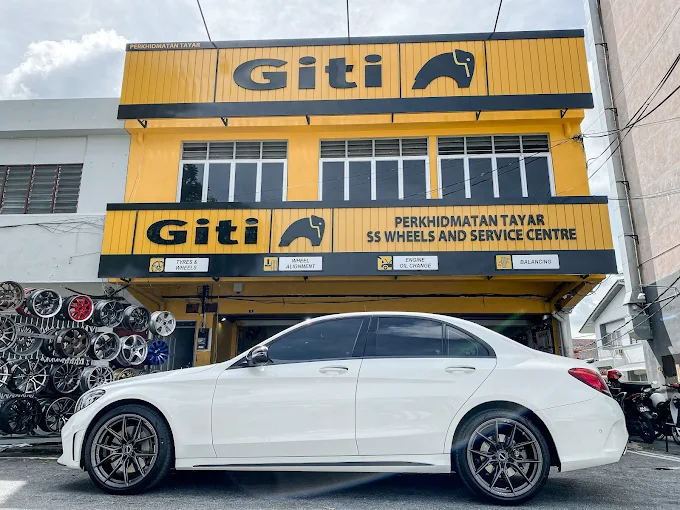 SS WHEELS AND SERVCE CENTRE